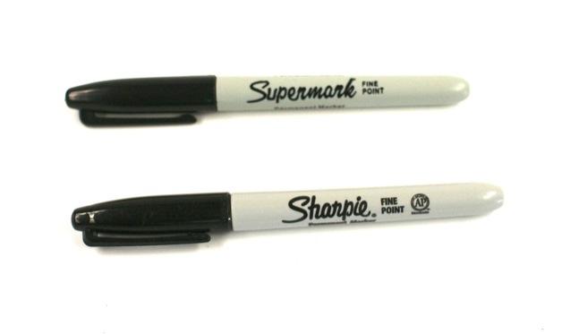 Supermark_pen_and_Sharpie_pen_no._5713_I